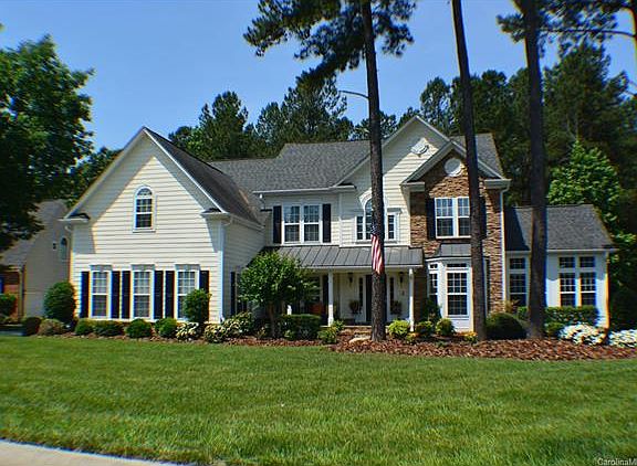 2nd image of 224 Village Glen Way