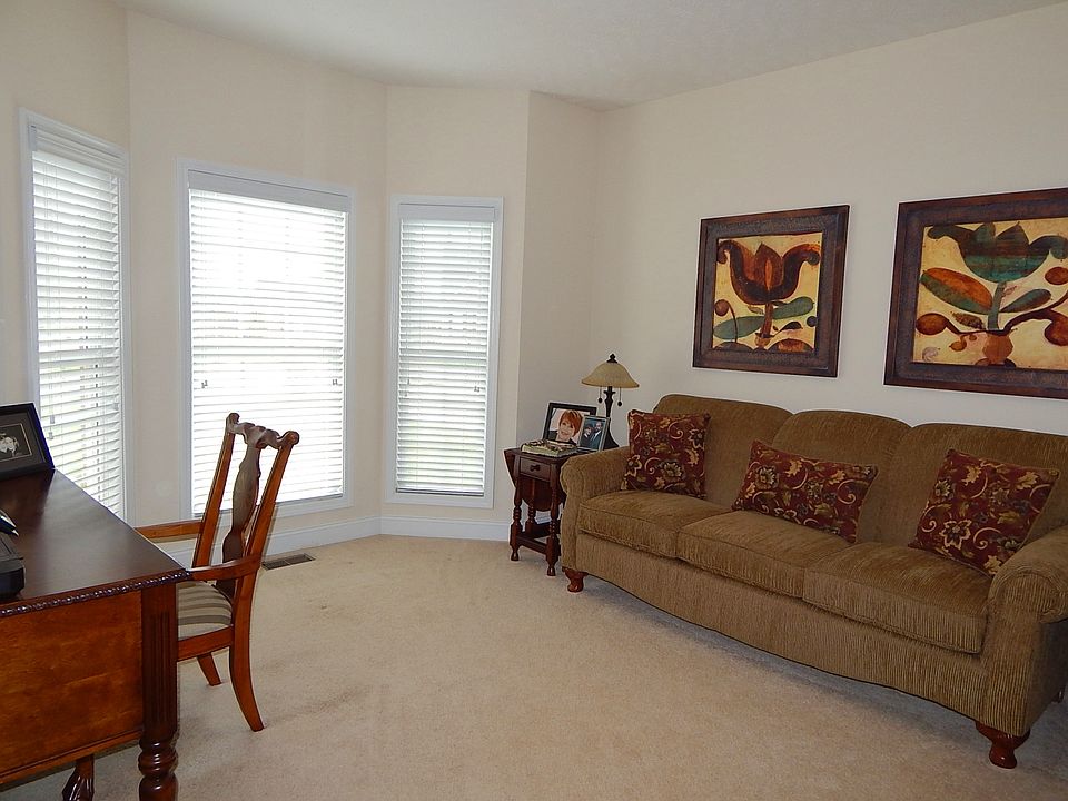 1st image of 2564 Hedgerow Ln