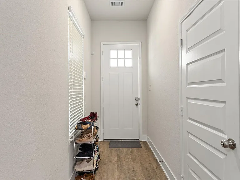 4416 Santorini Ln — Photo 4