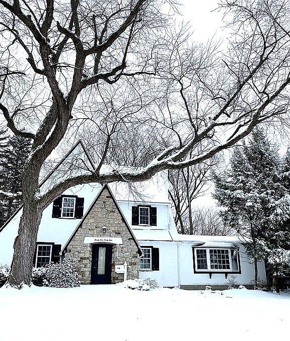 1st image of 2934 Pemberton Dr