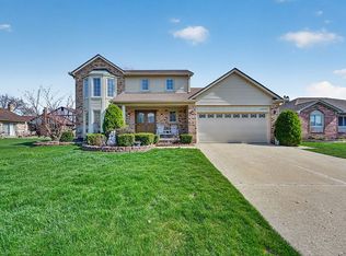 44002 Rivergate Dr, Clinton Township, MI 48038
