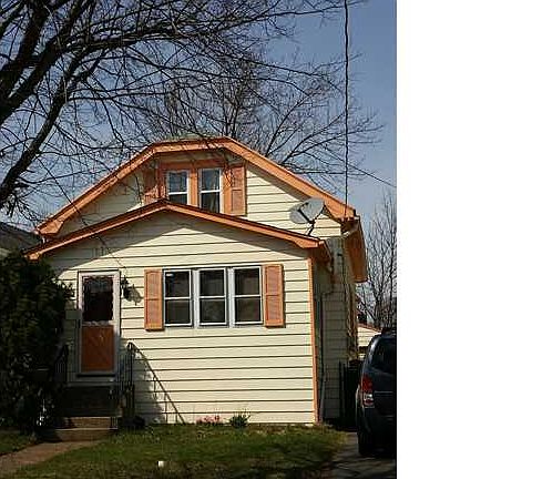 5th image of 492 Shirley Ave