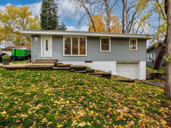 1513 Independence Ave N, Golden Valley, MN 55427