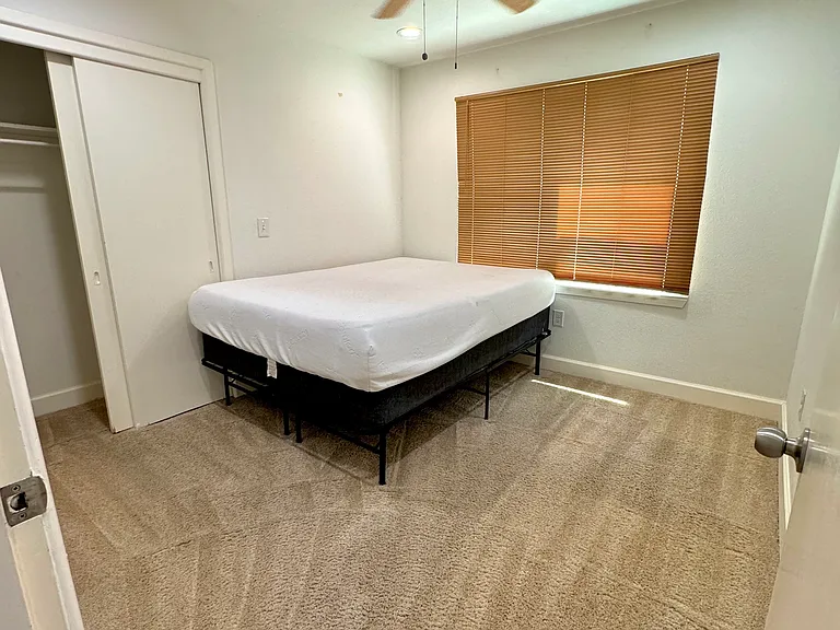 4912 Cockrell Ave — Photo 8