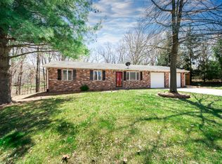 4 London Ct, Mackinaw, IL