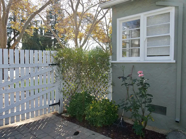 1289 Pine Ave — Photo 21