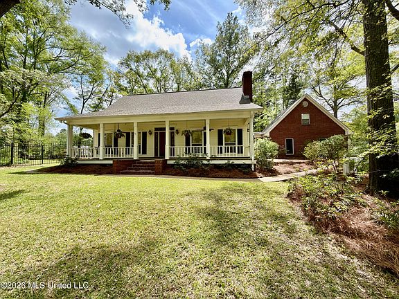 4th image of 10 Charleston Ave