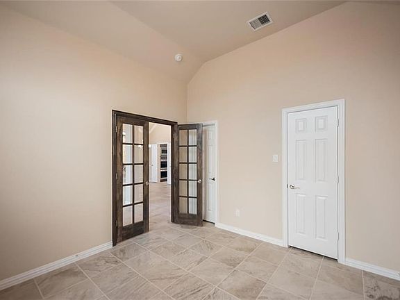 3rd image of 117 Sweet Gum St