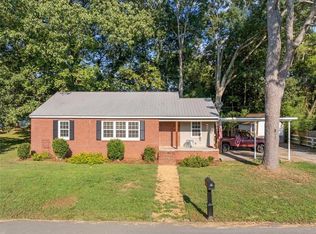 137 Oak St, Summerville, GA 30747