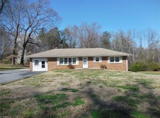 3818 Frazier Rd, Greensboro, NC 27407