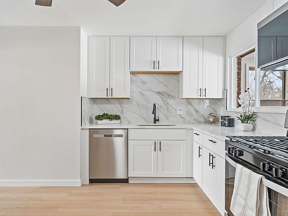 3rd image of 2942 Arrowhead Ct