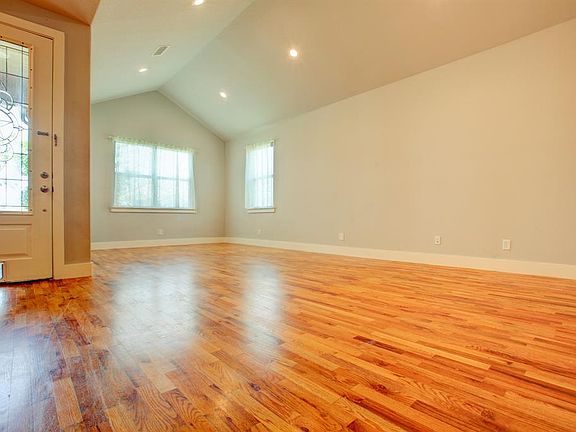 5th image of 28 Heron Dr