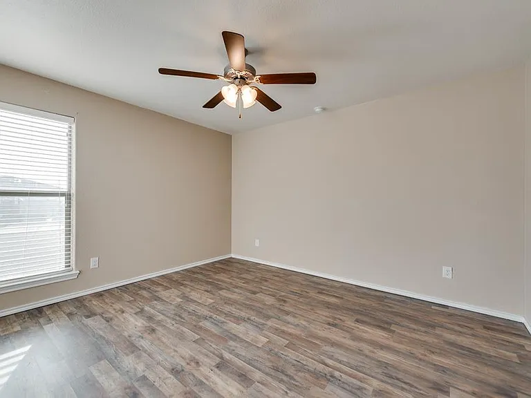 618 Juniper Ct — Photo 17
