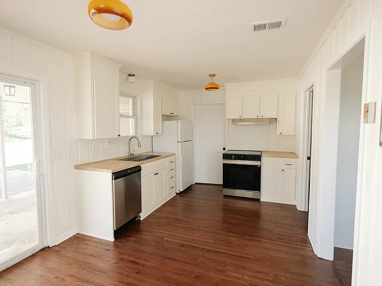 3114 Richmond Hill Dr — Photo 1