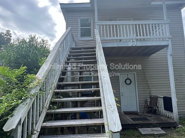 214 S 13th St #B — Photo 3