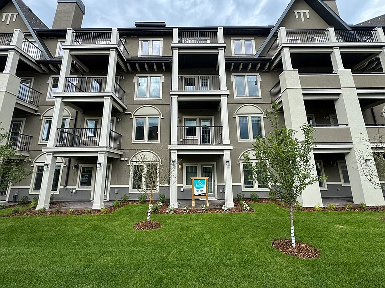 140 Mahogany St S #106 — Photo 1