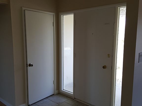 inside front door_07182016
