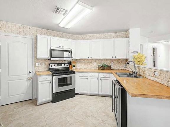2nd image of 2370 E Peach Tree Dr