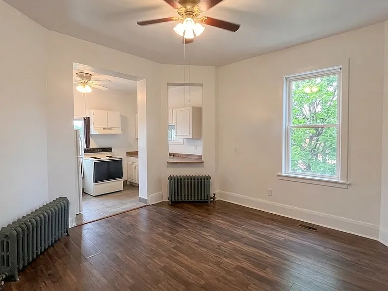 5807 Hobart St #2 — Photo 4