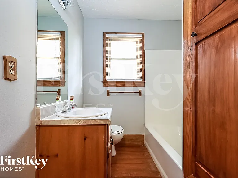 4490 Wallace Cir — Photo 8