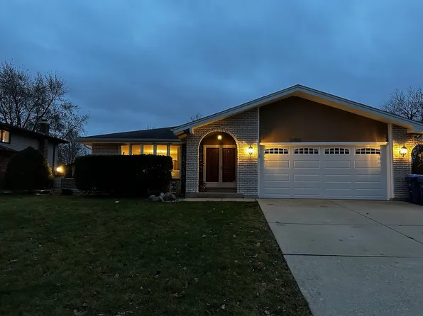 2411 Old Tavern Rd, Lisle, IL 60532