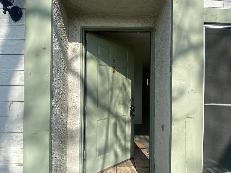 337 Clary Ave — Photo 2