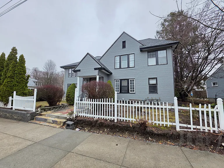 365 Dulude Ave 1stflr Studio Hwincluded Priventry Petok Laundry Prkg — Photo 7