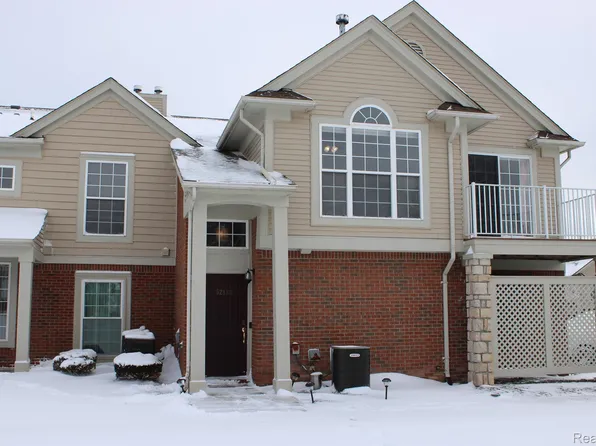 52133 Naugatuck Dr #25, Macomb, MI 48042