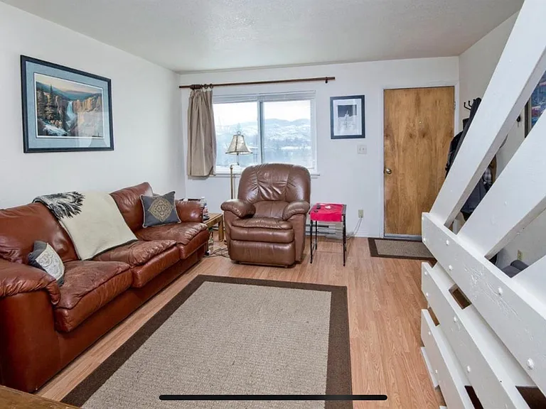 85 Chambers Ave #9 — Photo 2
