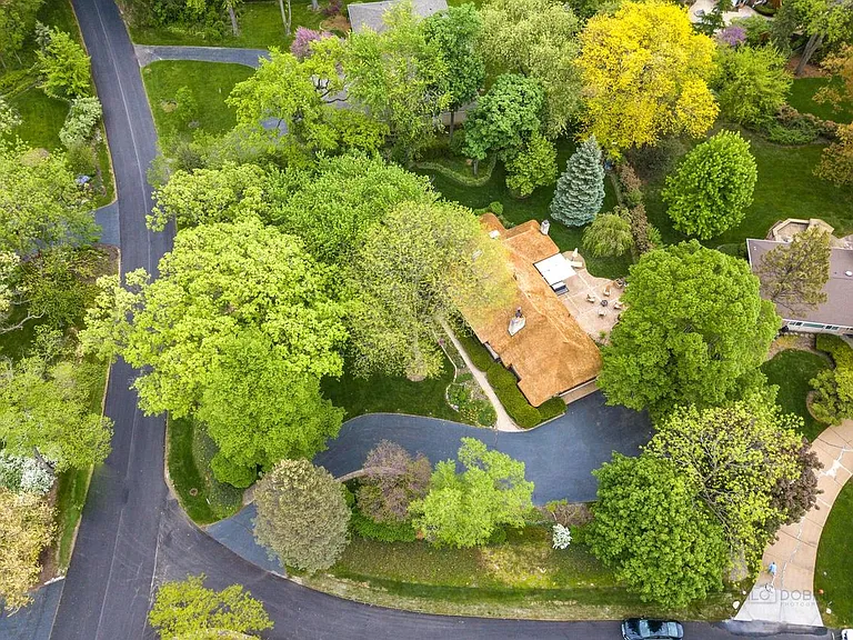 271 Longacres Ln — Photo 35