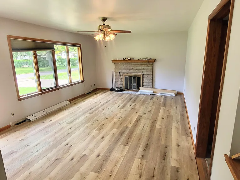 689 Deborah Dr — Photo 6