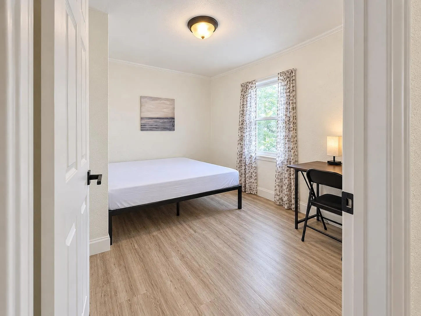 2 bed, 1.0 bath, 800 sqft, $836 — Photo 2