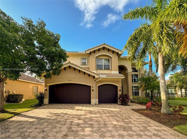 11894 Fox Hill Cir
