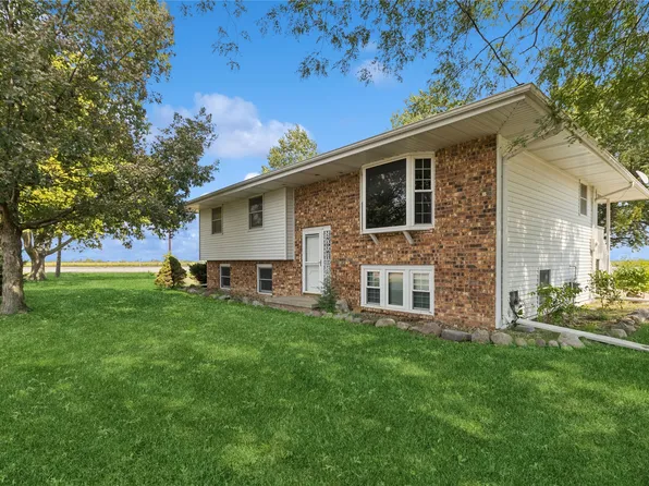 100 S Watkins St, Pleasantville, IA 50225