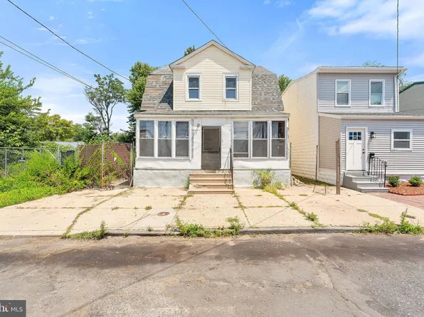 1130 N 25th St, Camden, NJ 08105