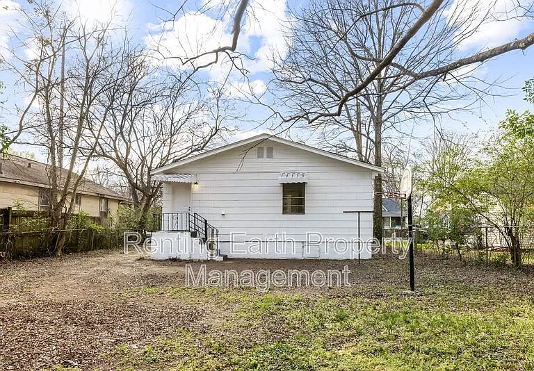 417 Athens Ave — Photo 15
