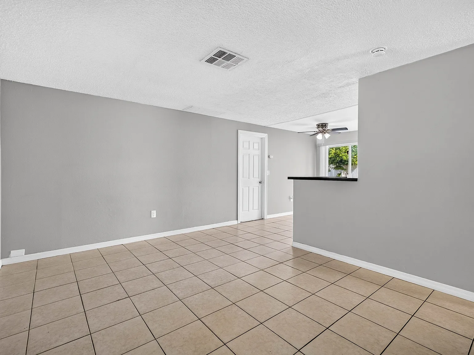 3 bed, 1260 sqft, $1,595 — Photo 4