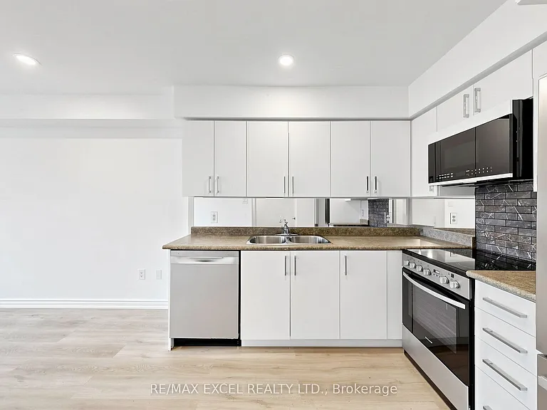 2285 Bur Oak Ave #28 — Photo 12