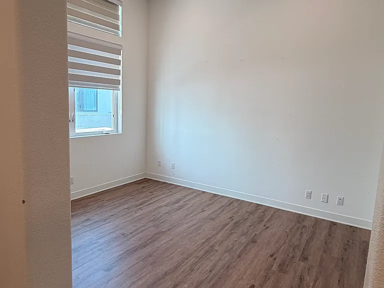 281 Lodestar — Photo 5