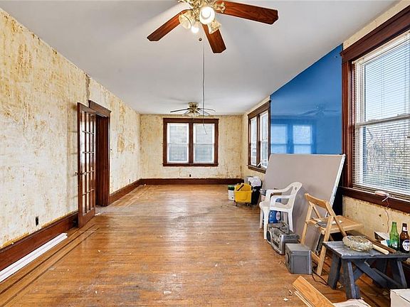 5th image of 11 Grand View St