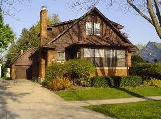 108 S Aldine St, Elgin, IL 60123