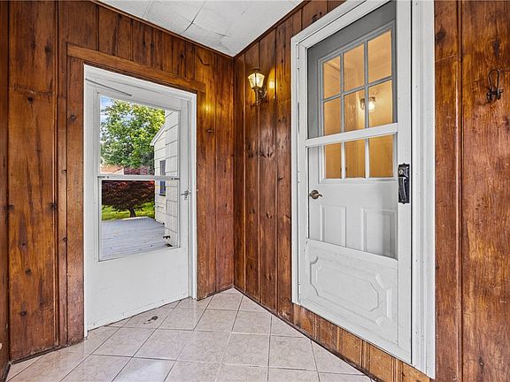 4th image of 211 Heberle Rd