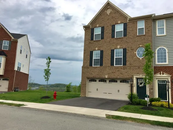 704 Pointe View Dr, Mars, PA 16046