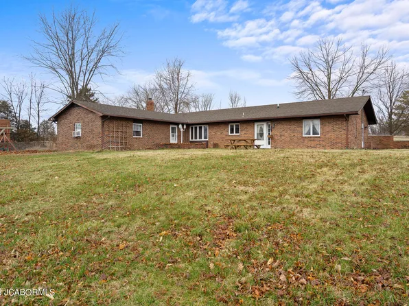 6120 E Chaparral Dr, Centralia, MO 65240