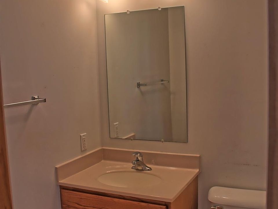 1st image of 20068 Ash Dr
