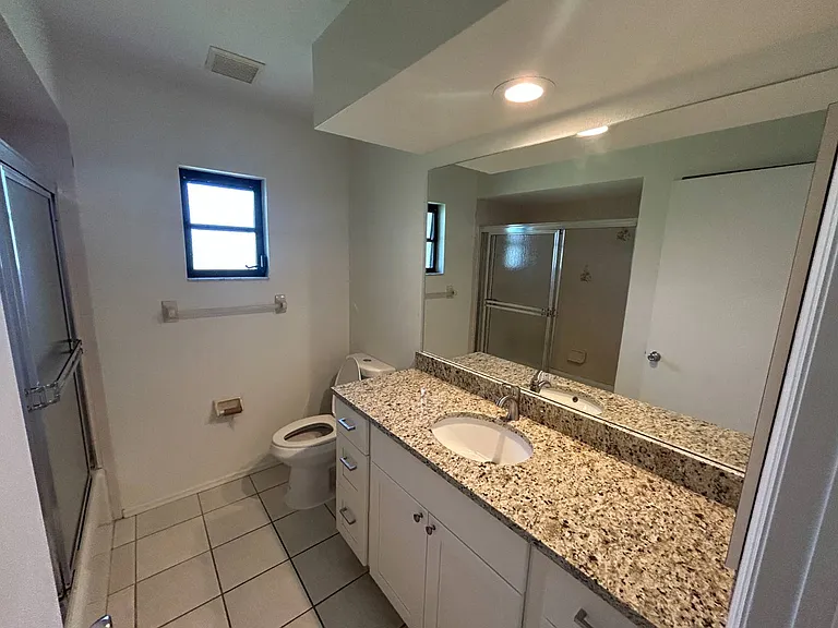 2093 Rio De Janeiro Ave — Photo 9