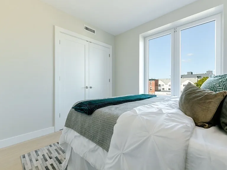 932 Broadway #305 — Photo 6
