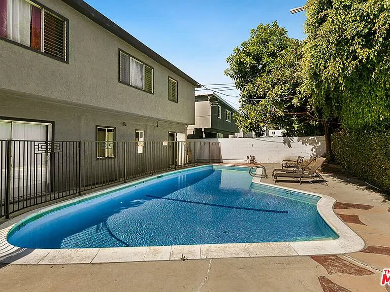 4140 Grand View Blvd #14 — Photo 12