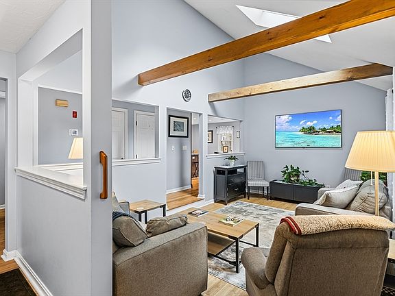 4th image of 25 Reservoir Rd APT C4