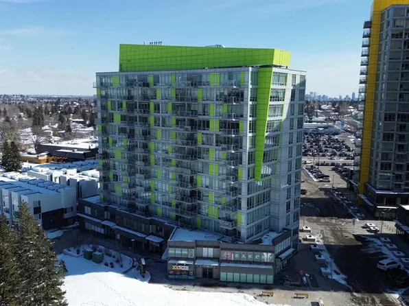 30 Brentwood Cmn NW #513, Calgary, AB T2L 2L8